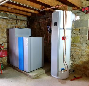 Chaudière à granules Esaypell et chauffe eau thermodynamique